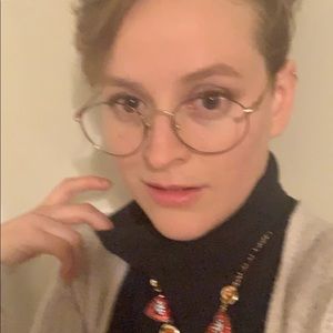 Meet your Posher, Megan